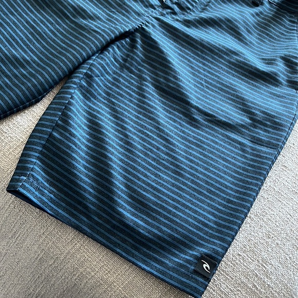 Mens rip curl boardwalk shorts (32) - Picture 5 of 10